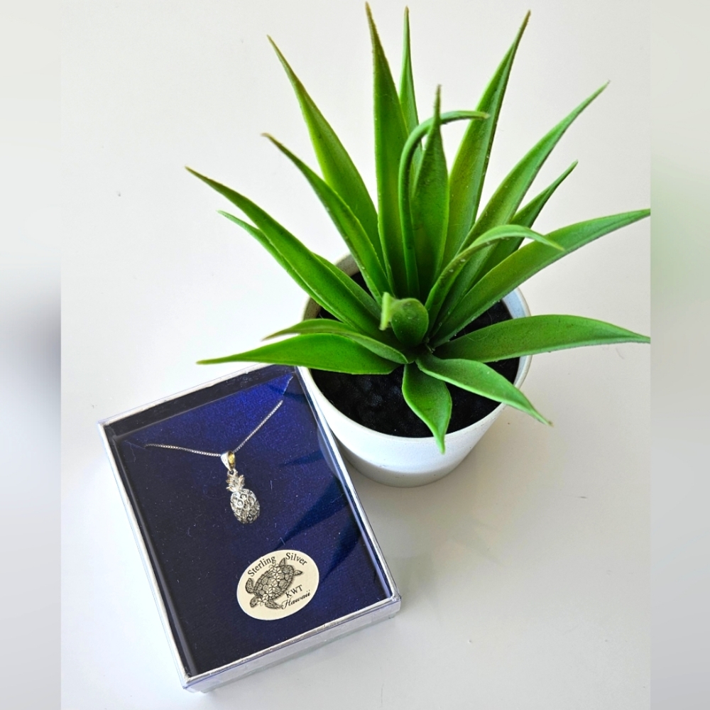 New Sterling Silver Pineapple Pendant Necklace